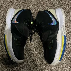Kyrie 6 Size 9.5 Mens Glow in the Dark